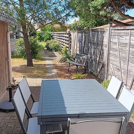 Holiday home Maison De Charme Pres De La Plage, 5 Pers, Jardin - Fr-1-476-232