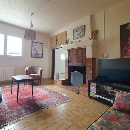 Vakantiehuis Maison De Charme Proche Et Commerces, 5 Pers. *